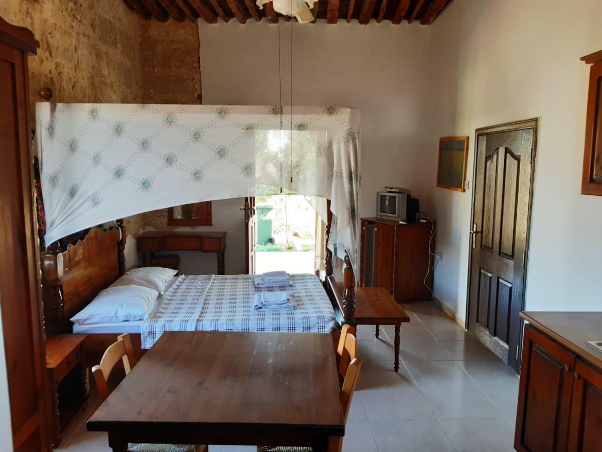 Bed and Breakfast Karpaz Stone House Rizokarpaso Exterior foto
